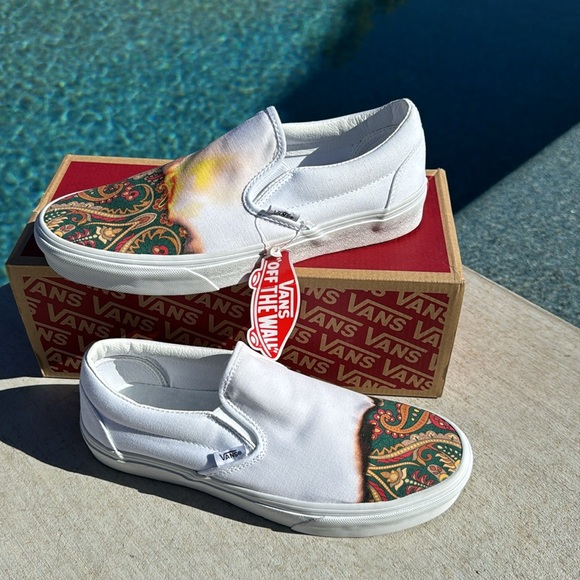VANS Burn Baby Burn Classic Slip On New In Box Size 9 - Picture 4 of 10